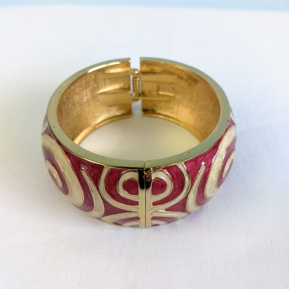 Pink & Cream Swirl Bangle Bracelet - Picture 4 of 4